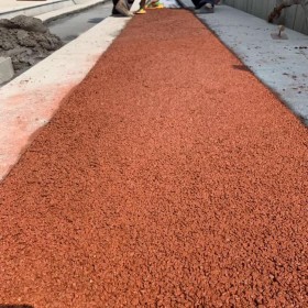 重庆市九龙区彩色透水混凝土生产厂家  彩色透水混凝土材料生产厂家  压花地坪材料生产厂家 透水混凝土粘接剂报价 量大送货到工地