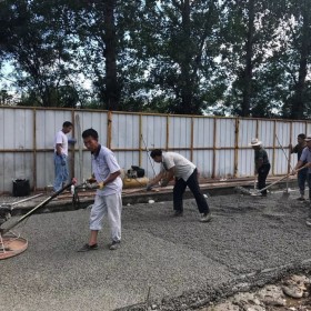 重庆市渝中区透水混凝土厂家   透水材料生产厂家  多孔透水混凝土施工  海绵城市透水施工 专业施工透水队伍 厂家直销送货到工地