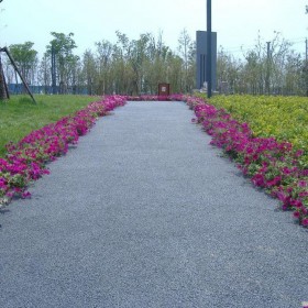 广场彩色透水混凝土 学校操场地坪 透水混凝土价格